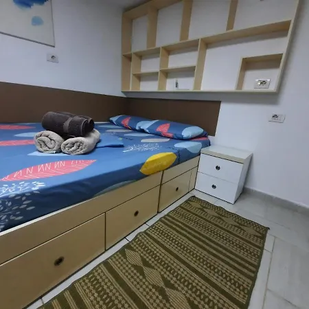 Διαμέρισμα Lovely 0-2 *